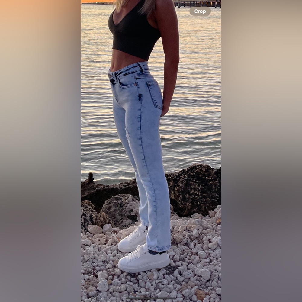 Mid rise straight and stretchy acid wash jeans (size 1-2)